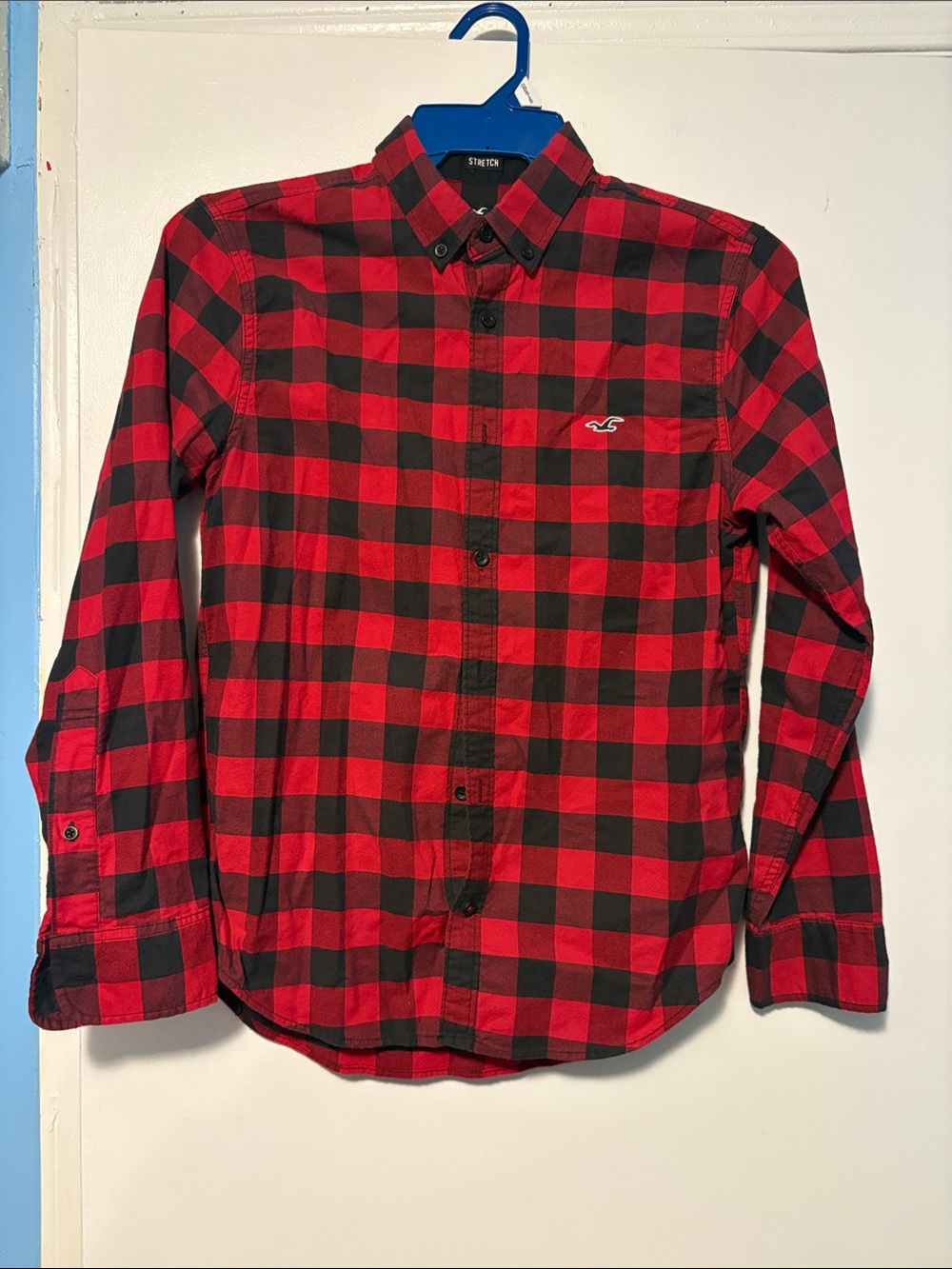 Hollister Men's Red and Black Plaid Button-Down Shirt